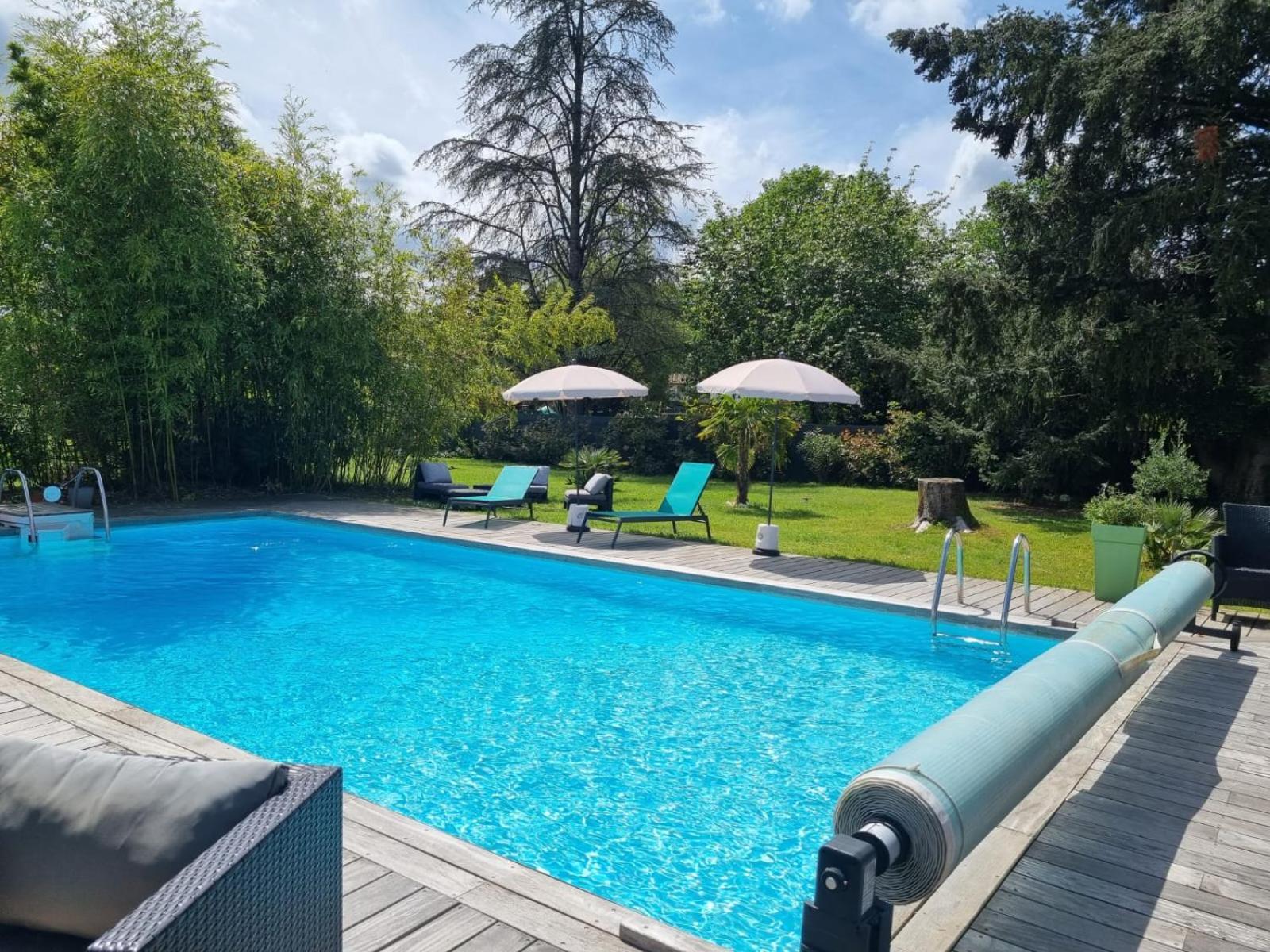 Villa Géna Saint-Médard-dʼEyrans Exterior foto
